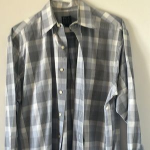 Men’s medium casual shirt travelers collection